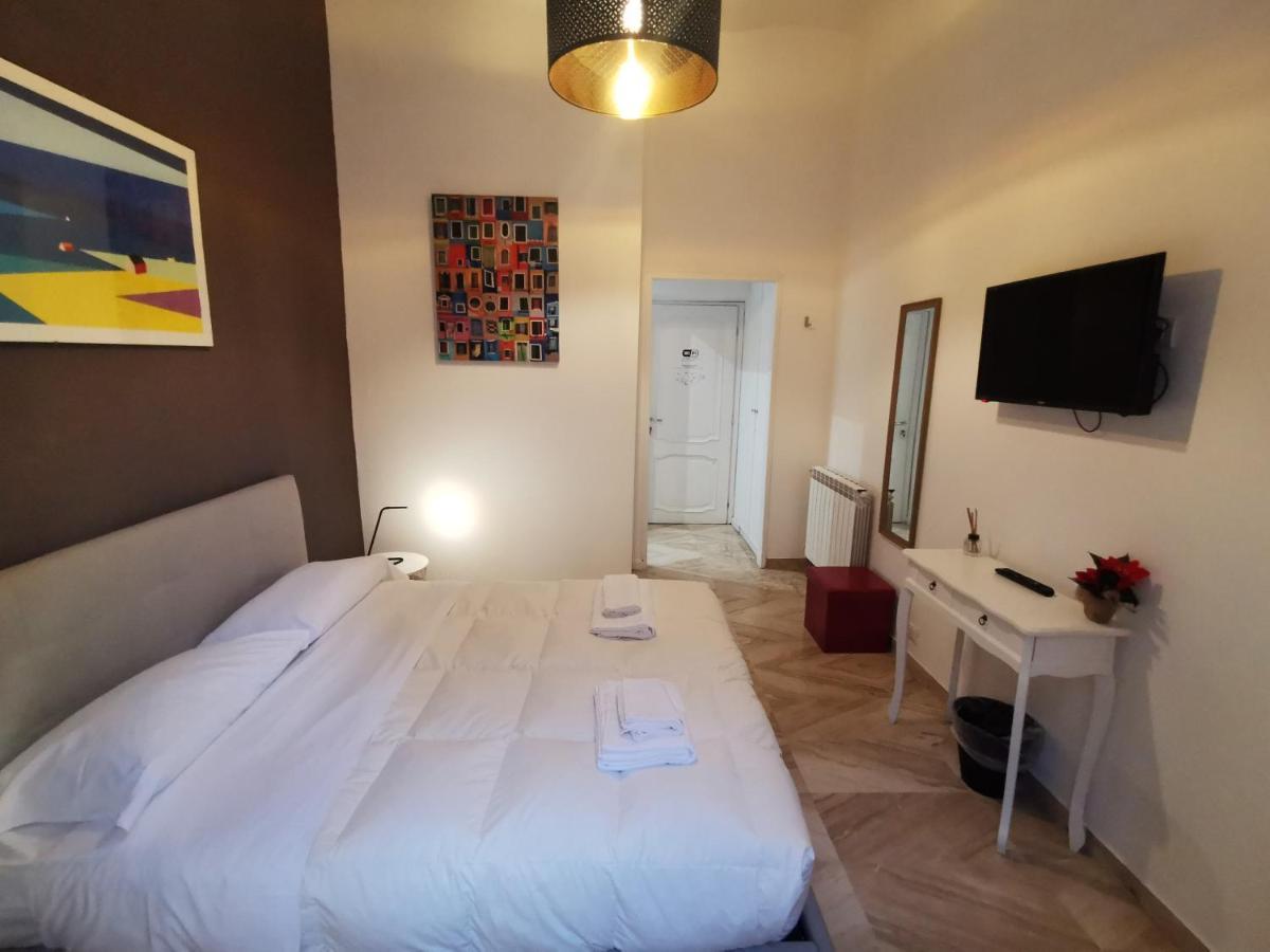 109 Suites Roma Стая снимка